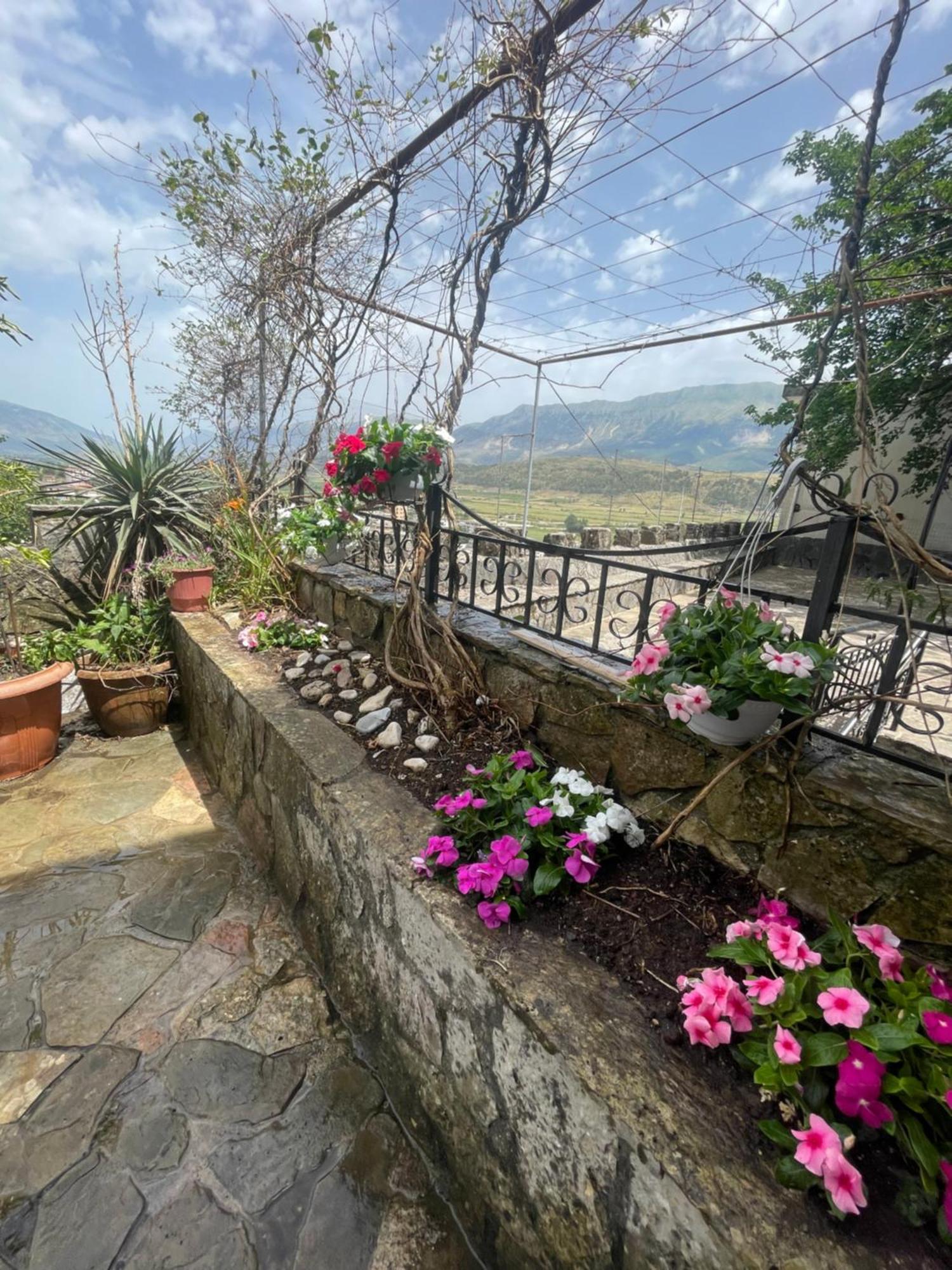 Great Wall Guest House Gjirokastër Extérieur photo